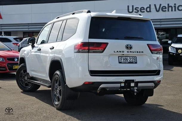 2024 Toyota LANDCRUISER GR-S image 2