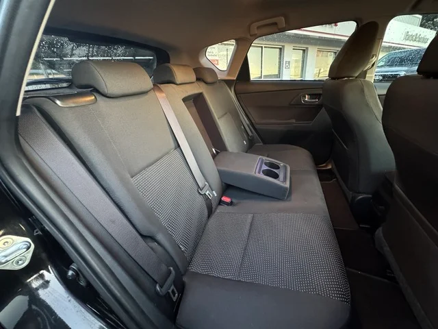 2017 Toyota Corolla Hatch Ascent Sport image 13