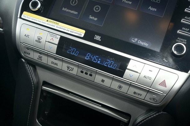 2021 Toyota Prado VX image 17