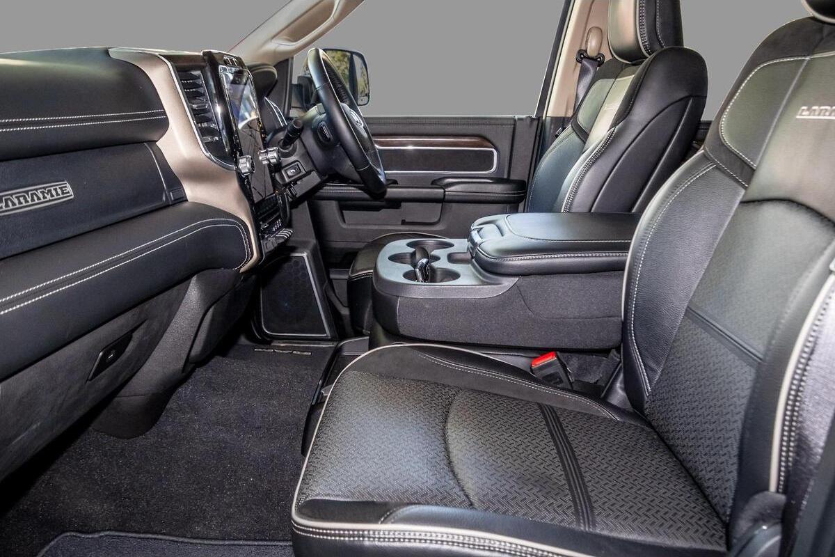 2024 RAM 2500 Laramie Auto 4x4 MY24 image 4