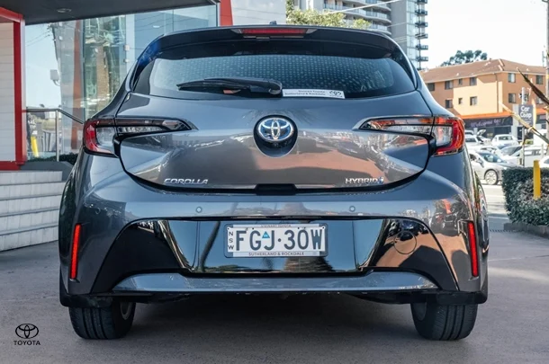 2024 TOYOTA Corolla Hatch Hybrid Ascent Sport image 5