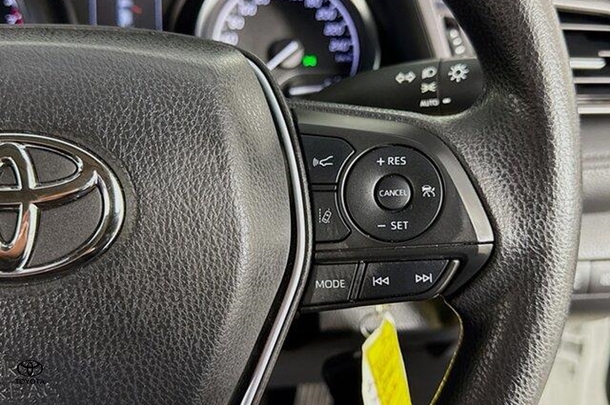 2023 Toyota Camry Ascent image 16