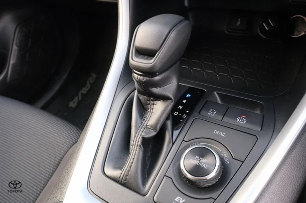 2022 Toyota Rav4 Hybrid GX AWD image 17