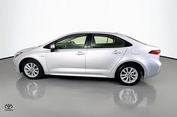 2023 Toyota Corolla Sedan Hybrid Ascent Sport image 4
