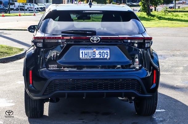2022 Toyota Yaris Cross Hybrid GR Sport image 5