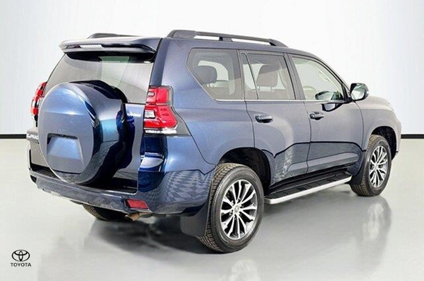 2023 Toyota Prado Kakadu image 10