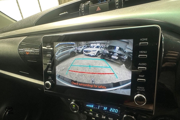 2021 Toyota Hilux SR5 image 18