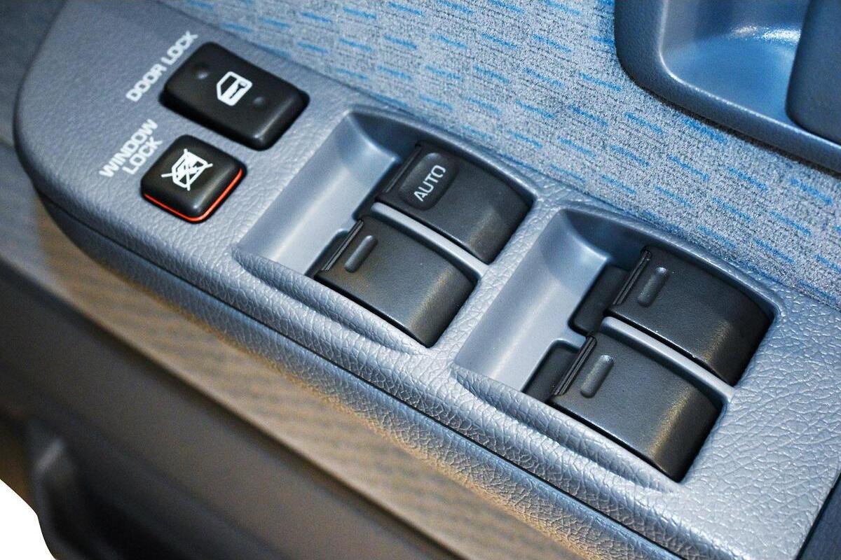 2024 Toyota Landcruiser GXL Manual 4x4 Double Cab image 17