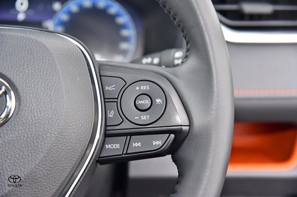 2024 Toyota RAV4 Hybrid Edge AWD image 16
