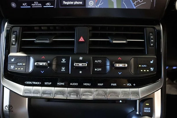 2023 Toyota Landcruiser VX image 7