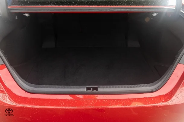 2021 Toyota Camry Hybrid SX image 21
