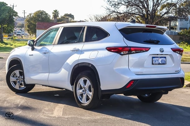 2023 Toyota Kluger Hybrid GX image 2