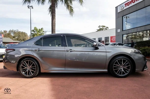 2022 TOYOTA Camry Hybrid SL image 3