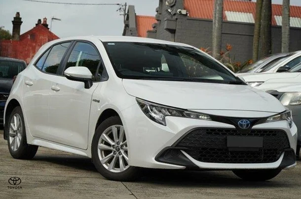 2022 Toyota Corolla Hatch Hybrid Ascent Sport image 1