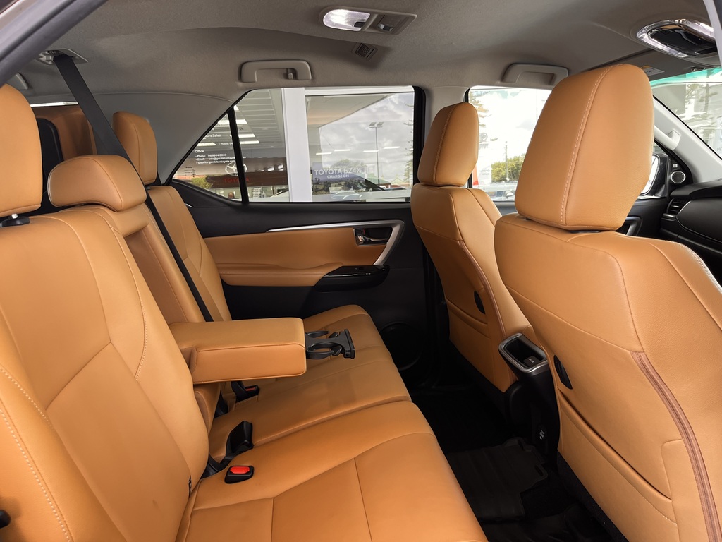 2020 Toyota Fortuner Crusade image 11