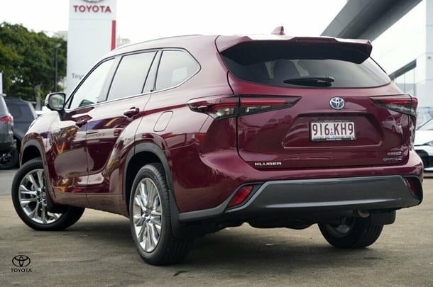 2024 Toyota Kluger Hybrid AWD GRANDE image 3