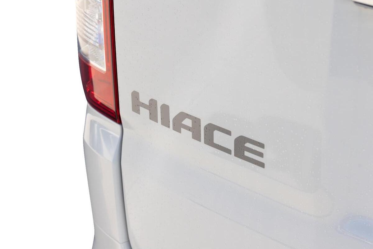 2025 Toyota Hiace LWB Auto image 6