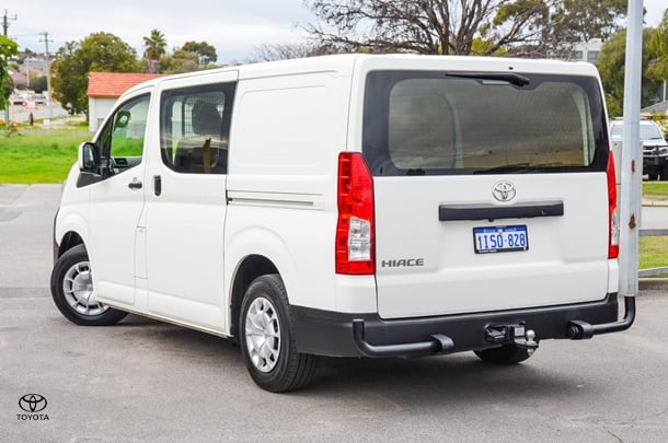 2021 Toyota Hiace LWB image 2