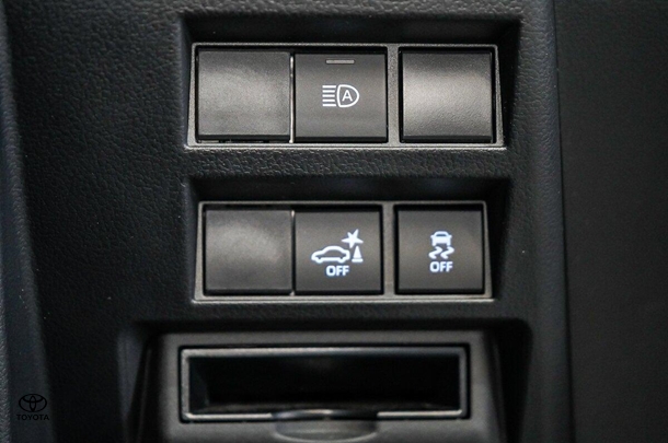 2023 Toyota Landcruiser VX image 18