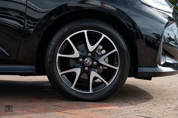 2023 TOYOTA Yaris ZR image 24