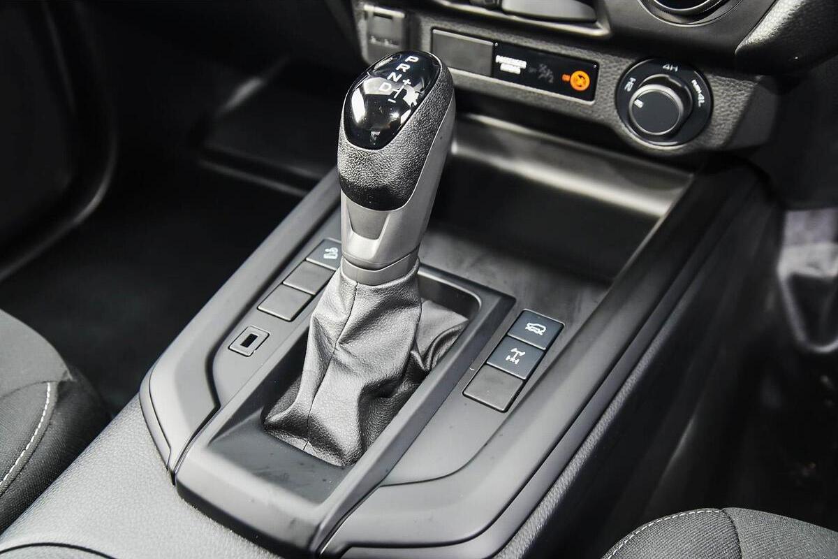 2025 Isuzu D-MAX SX Auto 4x4 MY24 image 16