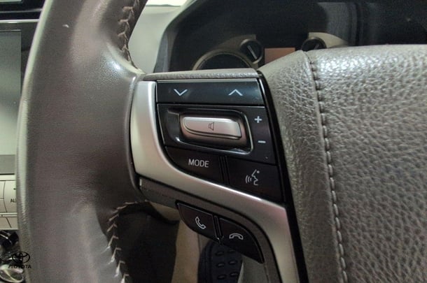 2022 Toyota Prado Kakadu image 23
