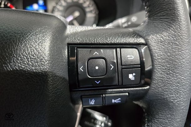 2024 Toyota Hilux SR5 image 17