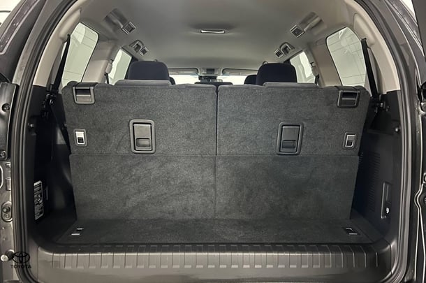 2022 Toyota Prado GXL image 13