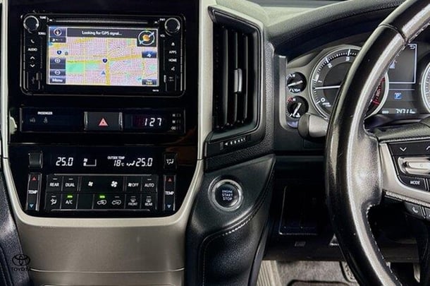 2021 Toyota LANDCRUISER GXL image 13