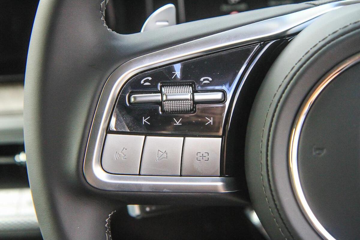 2025 GWM Tank 500 Lux Hybrid Auto 4WD image 14