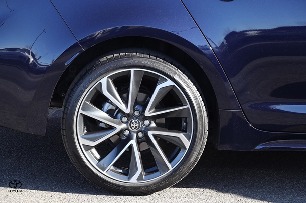 2024 Toyota Corolla Sedan Hybrid ZR image 11