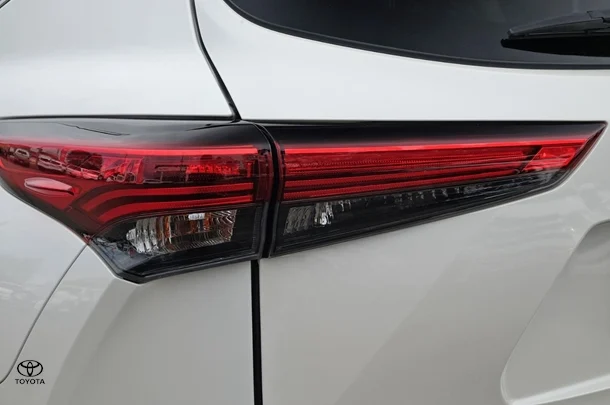 2021 Toyota KLUGER AWD GRANDE image 21
