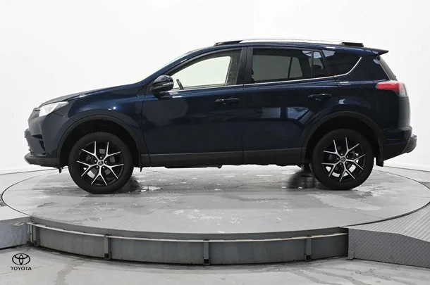 2018 Toyota RAV4 GXL AWD image 8