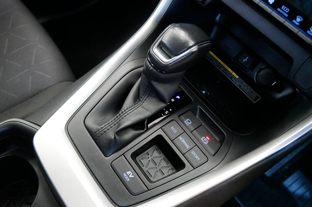 2020 Toyota RAV4 Hybrid GXL-2WD image 13