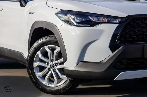 2022 Toyota Corolla Cross Hybrid GX image 6