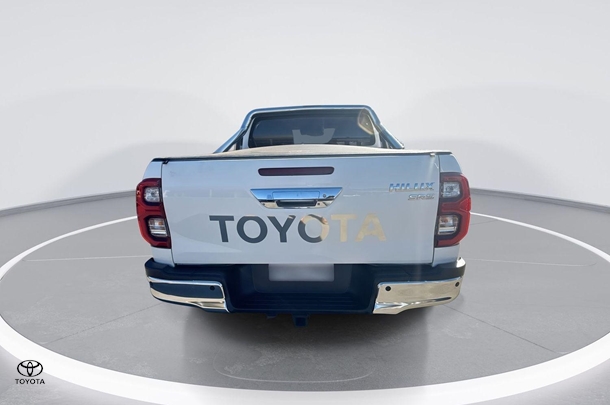 2020 Toyota Hilux SR5 image 7
