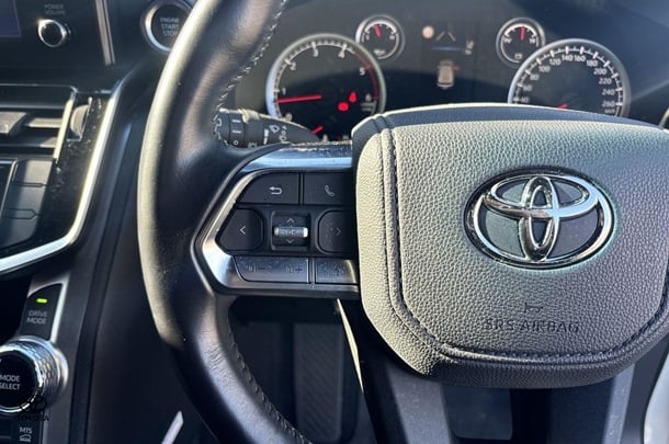 2022 Toyota Landcruiser GXL image 14