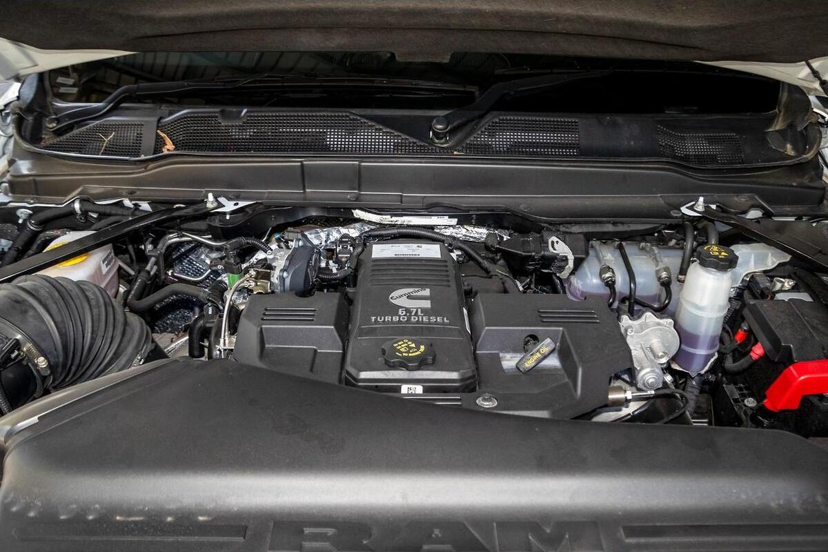 2024 RAM 2500 Laramie Auto 4x4 MY24 image 12