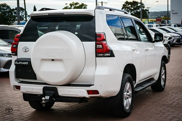 2018 Toyota Prado GXL image 8