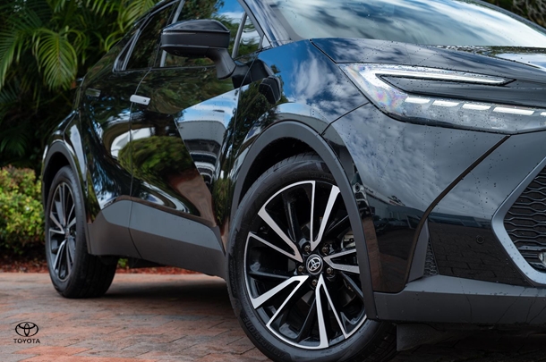 2023 TOYOTA C-HR Hybrid Koba 2WD image 6