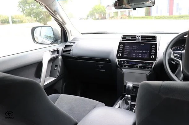 2021 Toyota Prado GX image 5