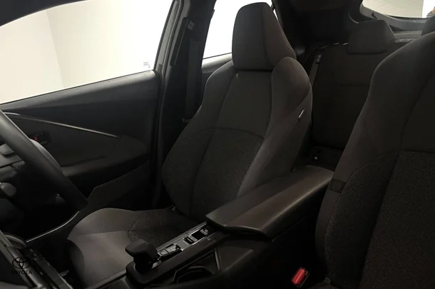 2023 Toyota C-HR Hybrid GXL-2WD image 14