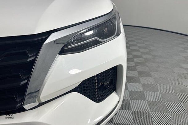 2023 Toyota FORTUNER GXL image 4