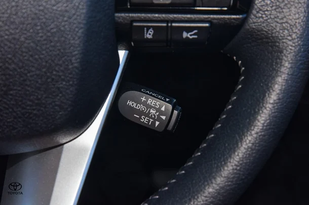 2024 Toyota HILUX SR5 image 14