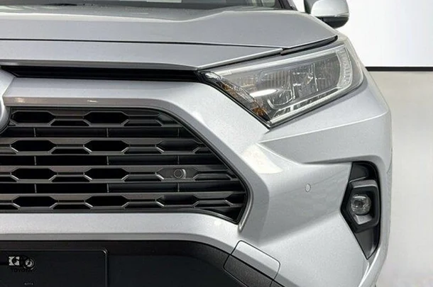2022 Toyota RAV4 GXL image 3