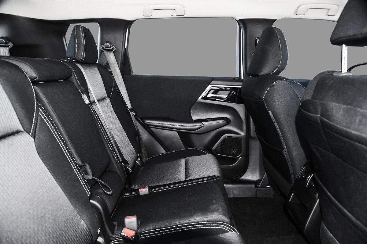 2024 Mitsubishi Outlander ES ZM Auto 2WD MY24 image 9