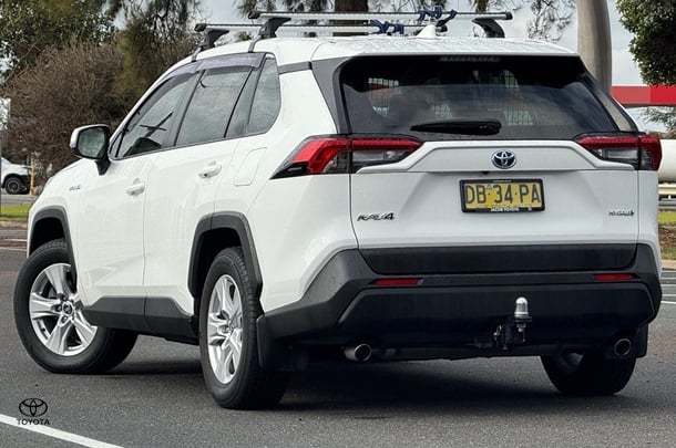 2021 Toyota RAV4 HYBRID GX AWD image 5