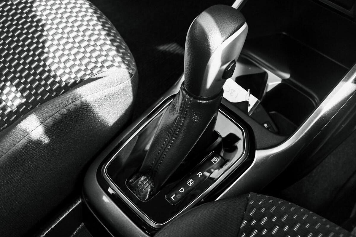 2024 Suzuki Ignis Shadow Auto image 18