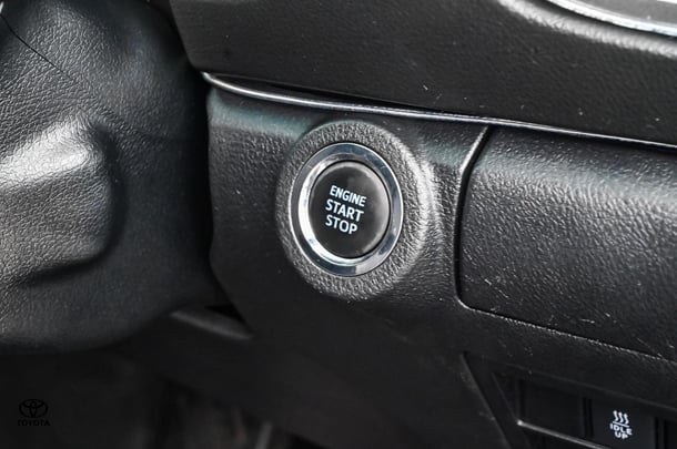 2020 Toyota Fortuner GXL image 16
