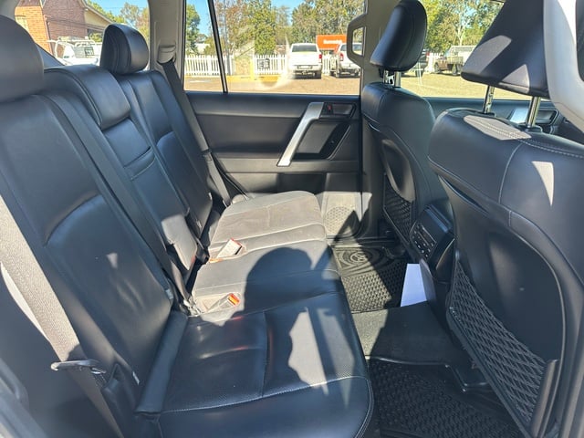2021 Toyota Prado GXL image 5